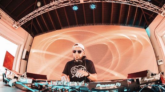 DJ Danny 'D2' Vargas
